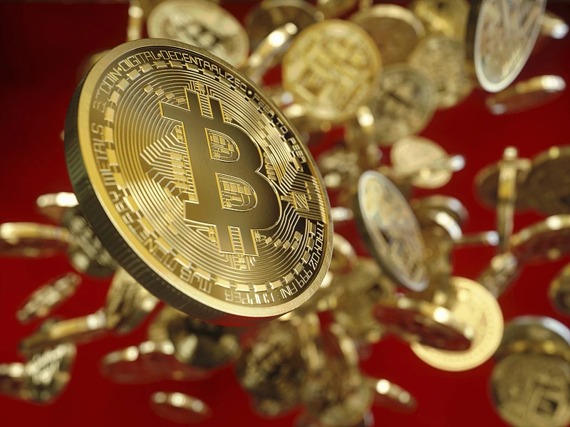 比特币机构化与狗狗币共识价值：数字资产重构金融逻辑