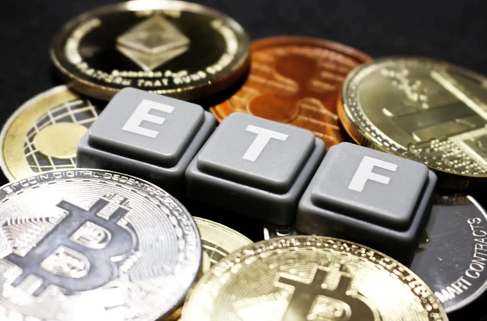 ‌ETF资金分化根源？ETF与比特币产品竞争力如何重构？‌